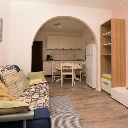 One Bedroom Apartment Near The Kamenjak Park In Prematura Premantura Buitenkant foto